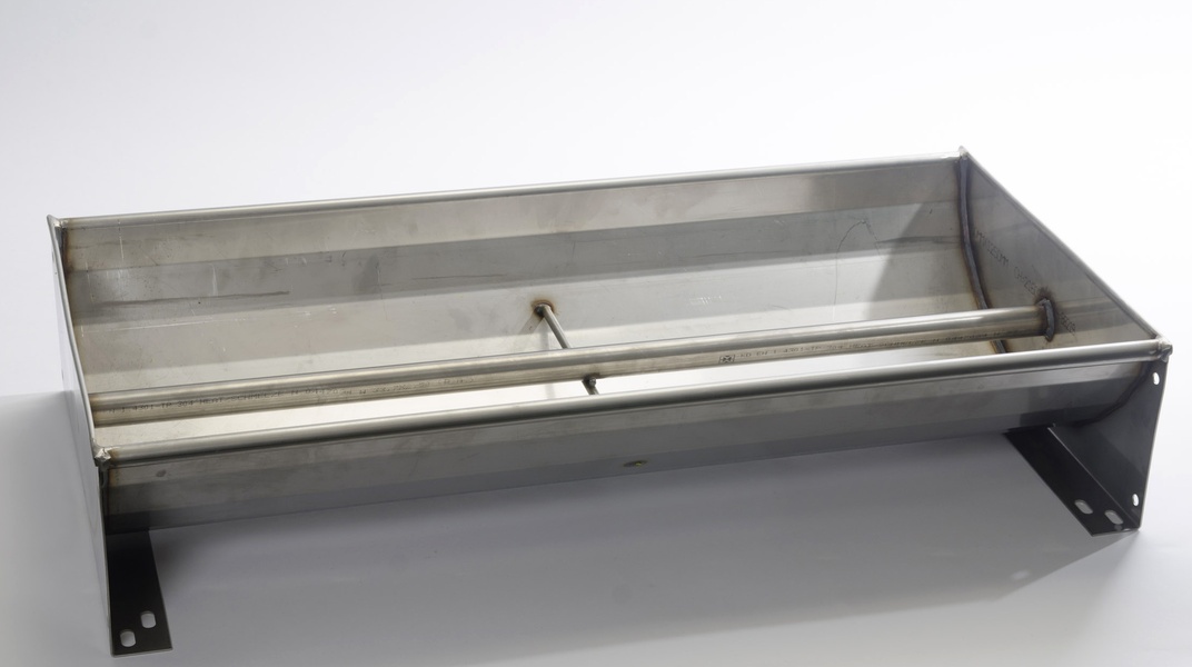 Modèle de démonstration de mangeoire double pour porcs d'engraissement Auge en acier inoxydable pour porcs d'engraissement, avec rebord à picots et tube spécial en acier inoxydable