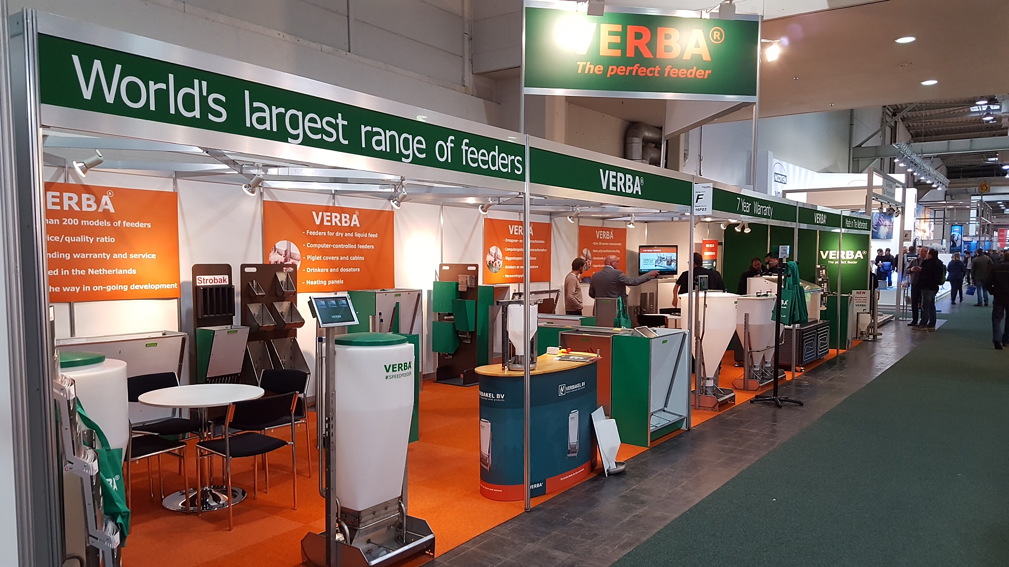 Mangeoires sur le stand Eurotier