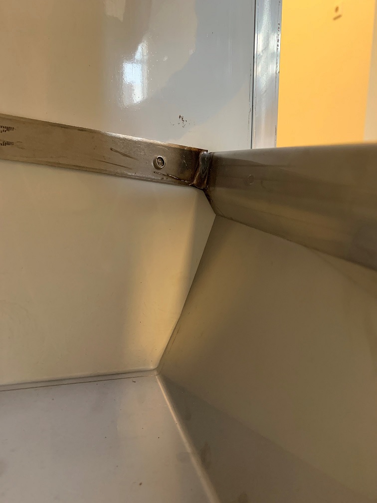 Bord anti-éclaboussures
